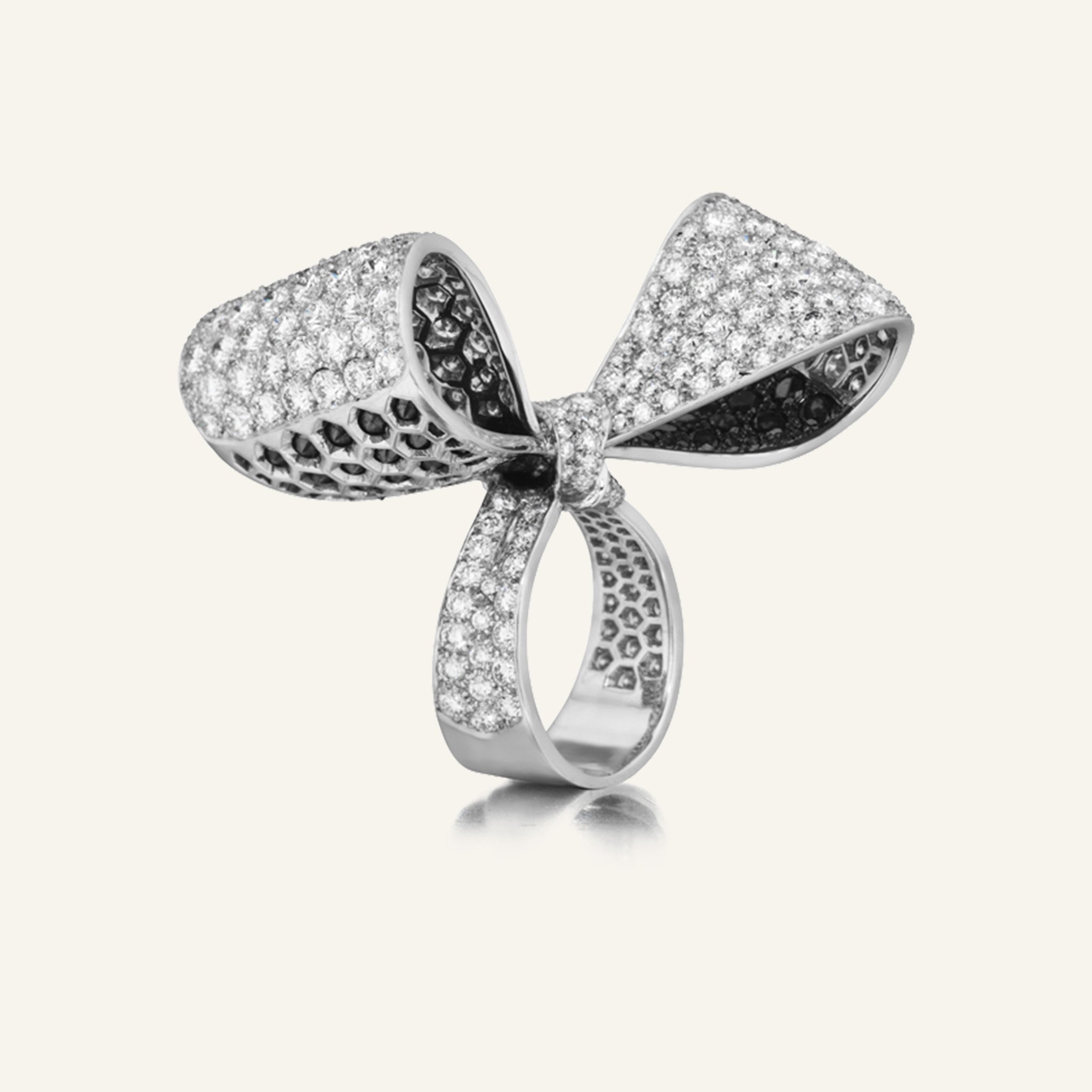 Bow-White-&-Black-Diamond-Ring-Large_18k White/Black Gold